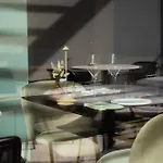 ホテル Alfred & Gastro Bar