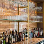 Alfred & Gastro Bar * マルシュ・アン・ファメンヌ