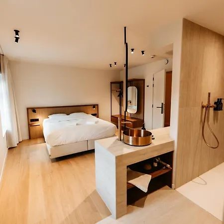 Alfred & Gastro Bar Hotel *