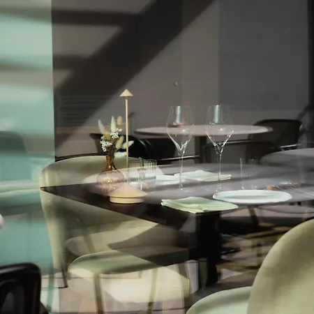 Hotel Alfred & Gastro Bar