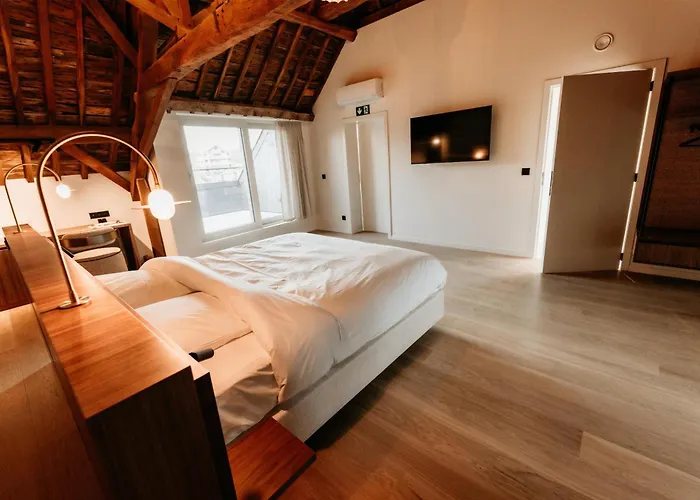 Hotel Alfred & Gastro Bar